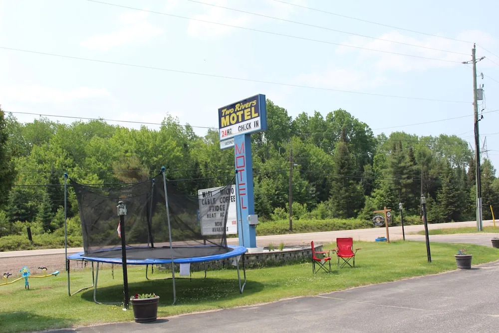 Two Rivers Motel
