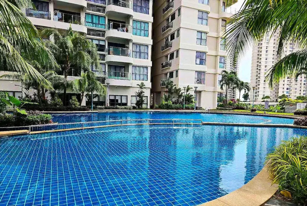 Scenic Country Garden Danga Bay by Lions Bay