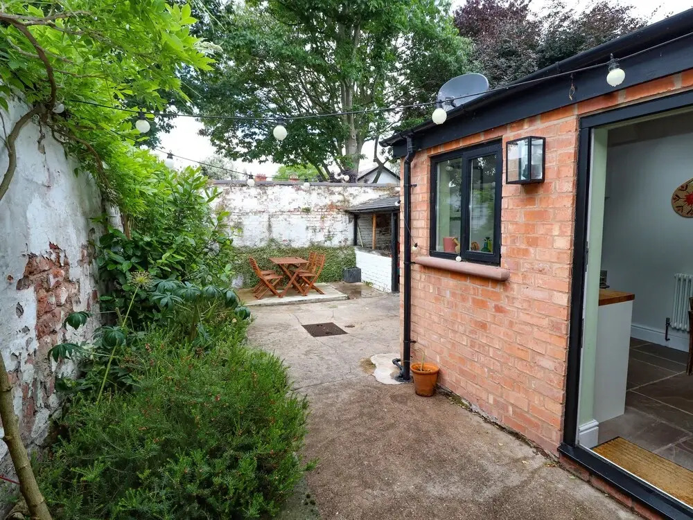 2 Ashby Place