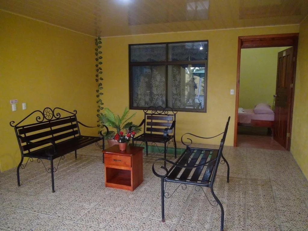 Hotel y Cabinas el Edén Del Este