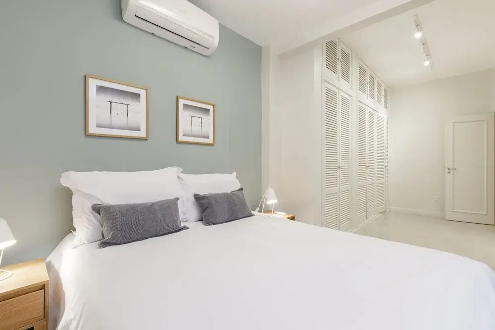 Leblon Coast Amazing 3 Bedroom in Leblon