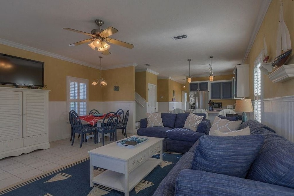 Above and Beyond Apartment 4 Bedroom
