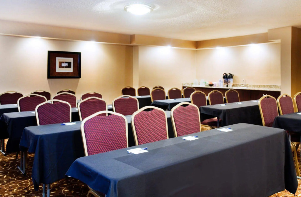 Holiday Inn Express Winston-Salem Medical Ctr Area