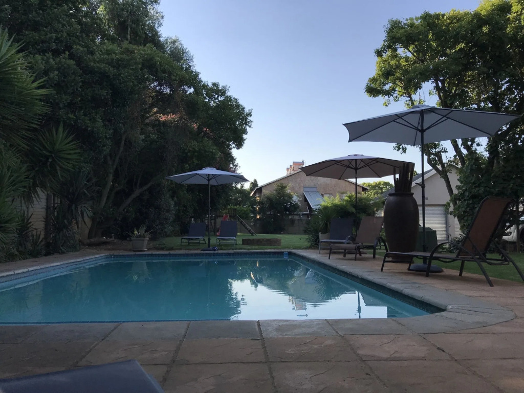 Aerotropolis Guest Lodge