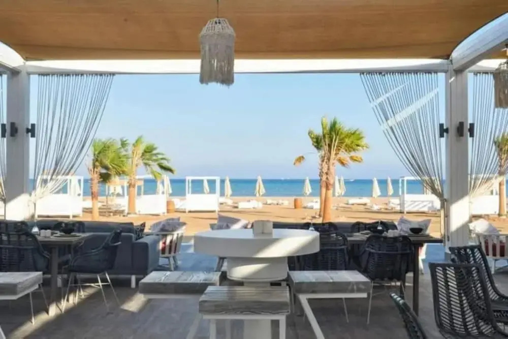 Mangroovy Magic PoolView 1BR in Beachfront Complex