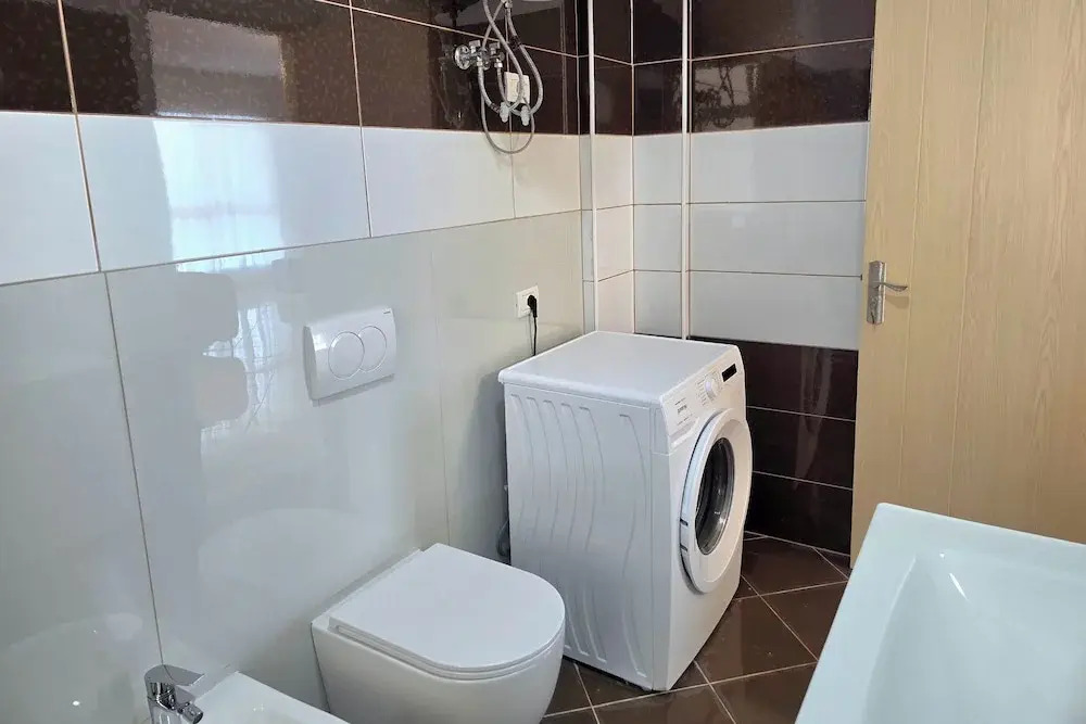 Sea View Apartment in Durres Beach 100