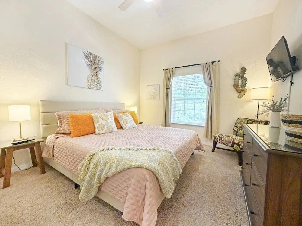 Pelican Paradise 3 Bedroom Condo