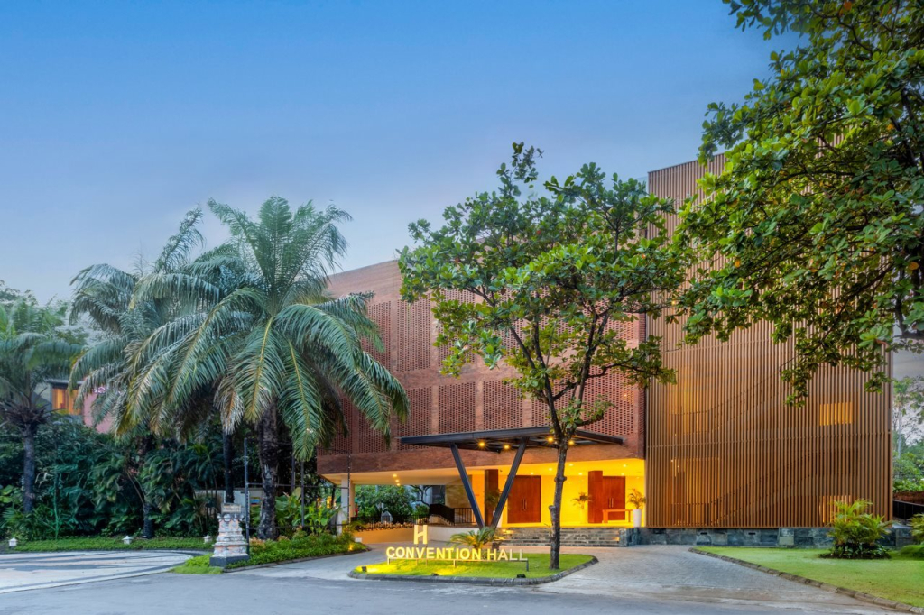 HARRIS Hotel & Residences Sunset Road