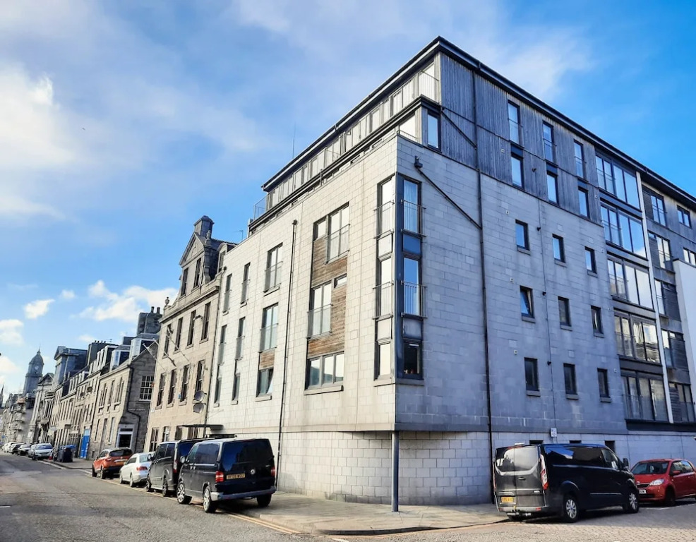 Queens Apartments - City Centre, Sea View, Free Private Parking, Luxury