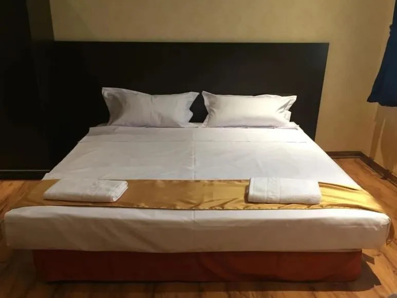 Sepand Hotel