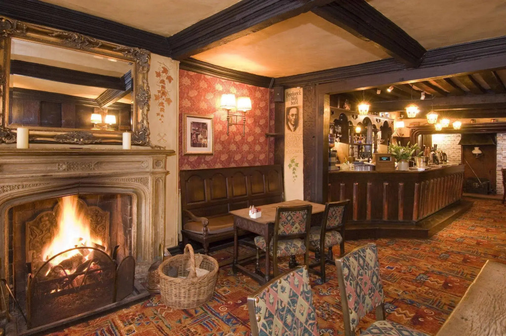George & Pilgrims Hotel