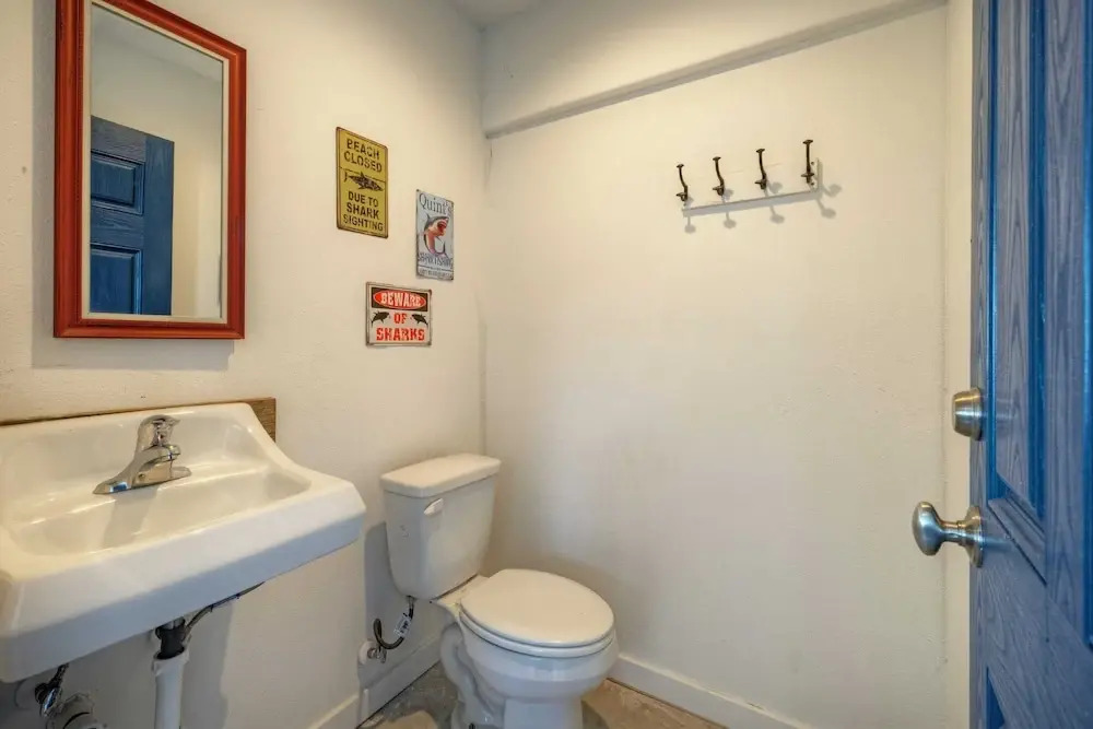Sleeps 20 2 Homes w/ Beach Boardwalk Access, Water Canal Views, & Priv Pools