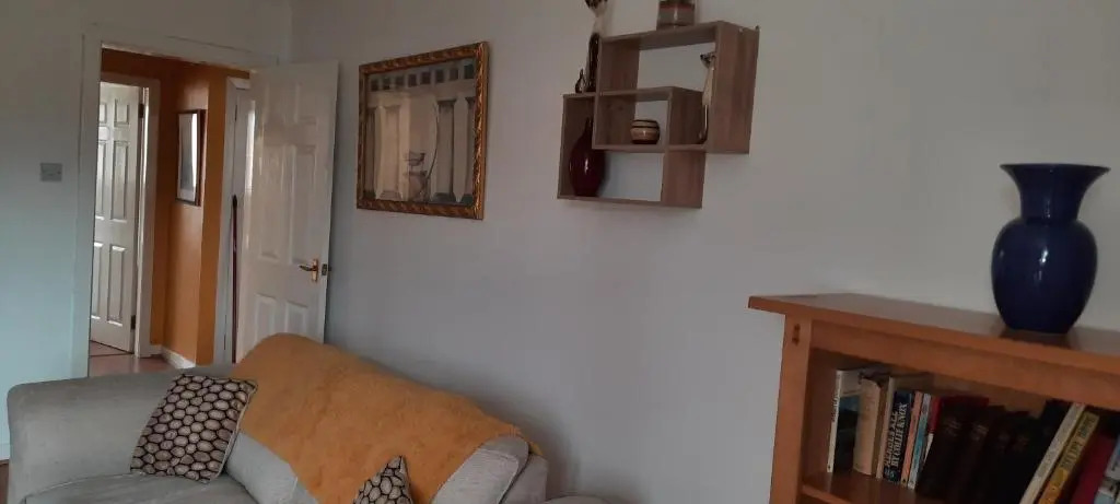 Prime Town Center, Modern, 2 Bedroom Apartment,Free Private Parking, WiFi