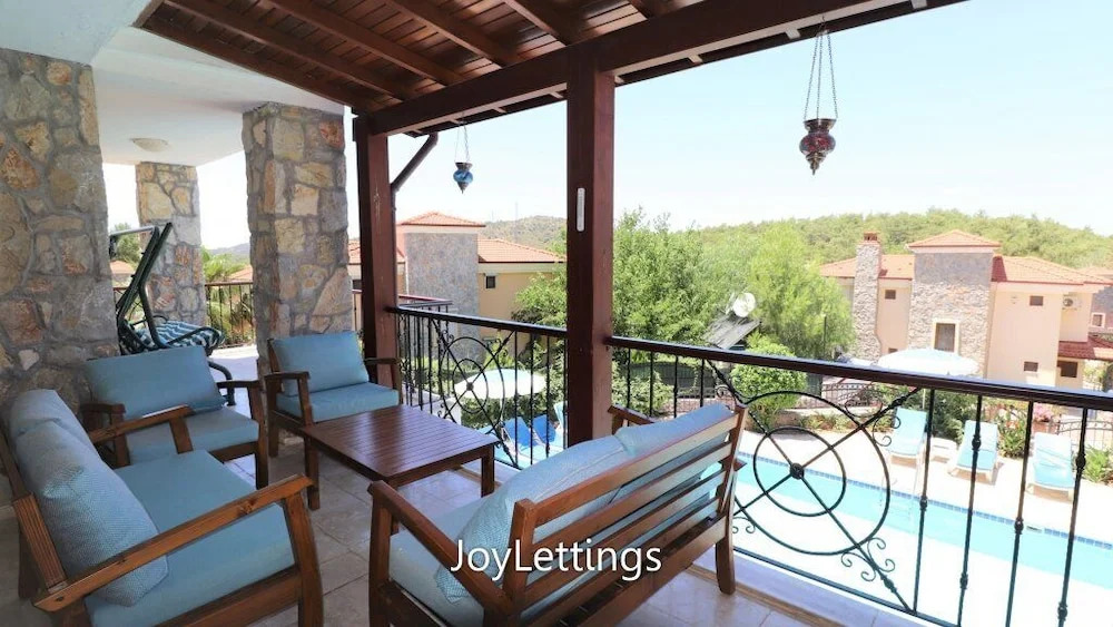 Villa AX07 by JoyLettings