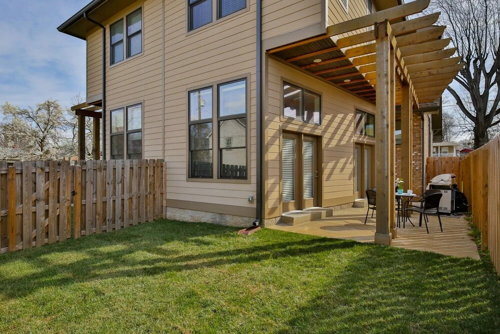 4BR/3BA Music Row House B by RedAwning