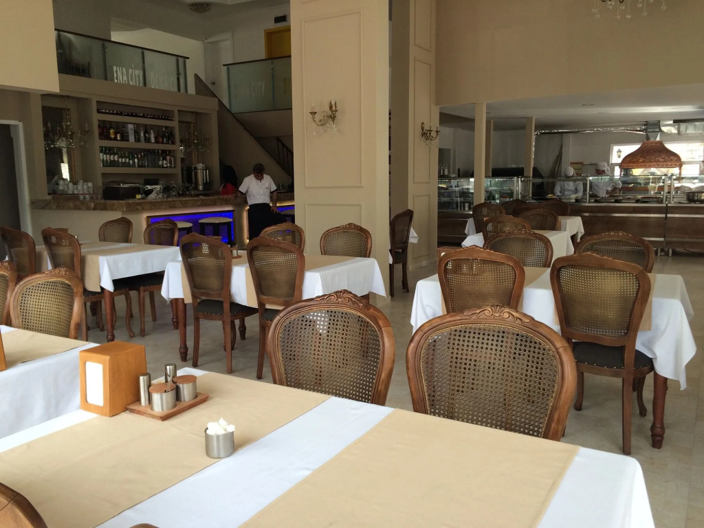 Almena Hotel