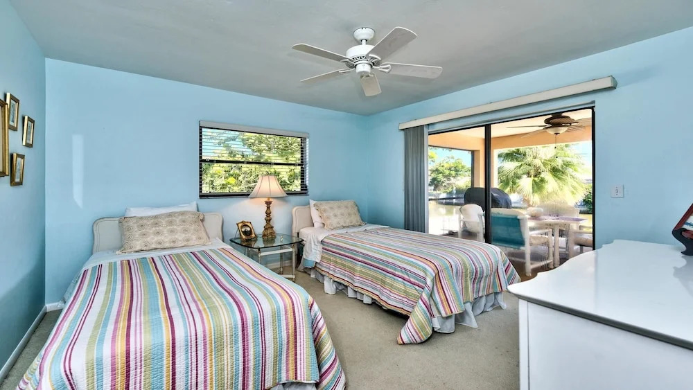 Sirena Waterfront 3 Bedroom Home by NFVH