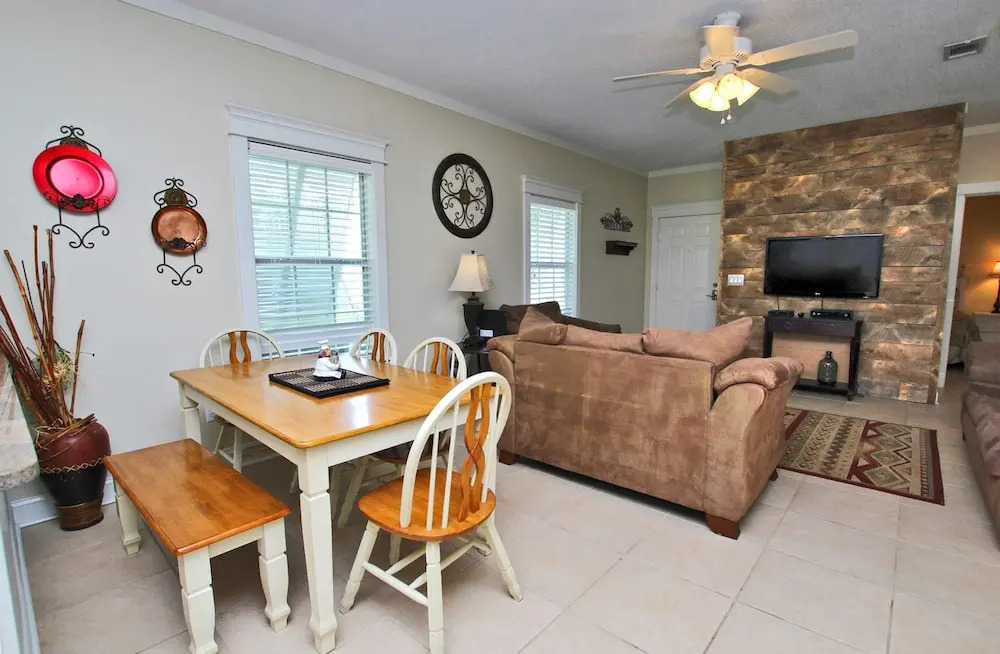 Orange Beach Villas - Beach Retreat by Youngs Suncoast