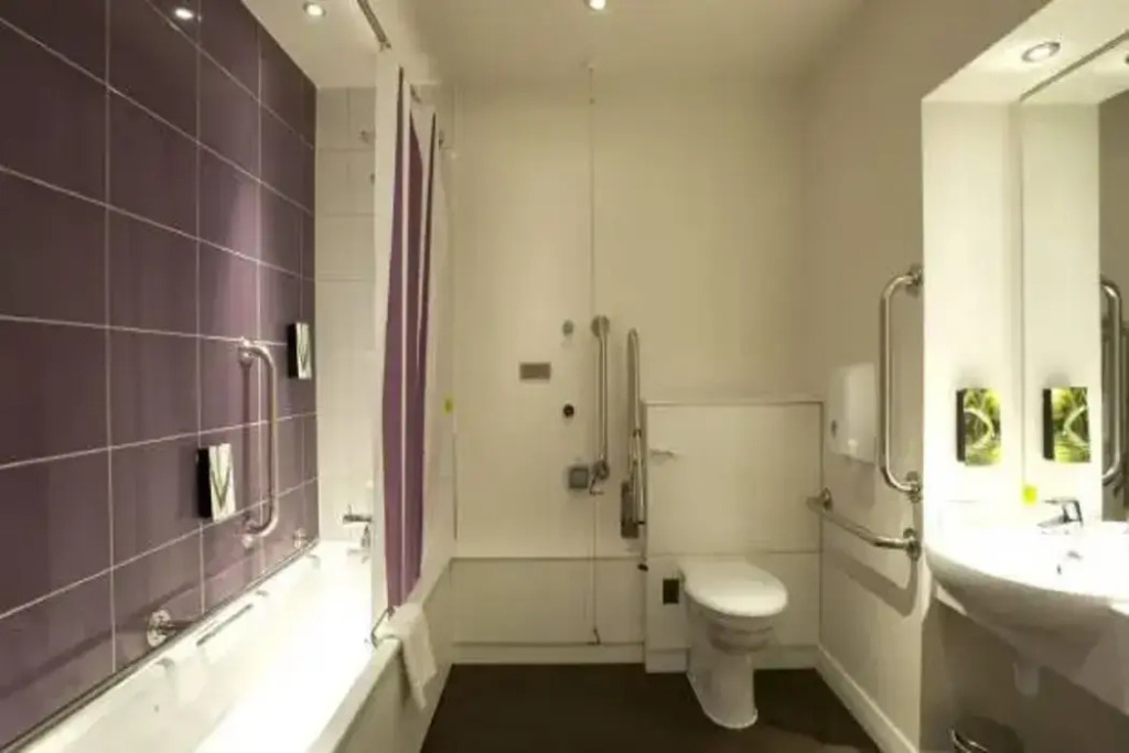 Premier Inn Manchester Bury