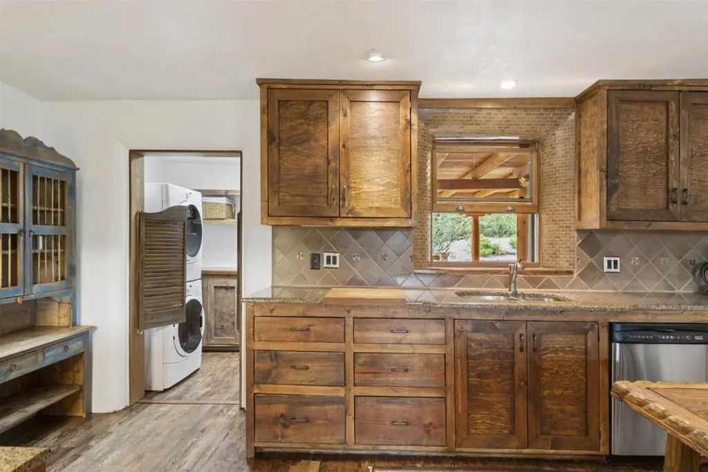 Cielo Lindo - Secluded Southwestern Retreat Within Minutes of Downtown