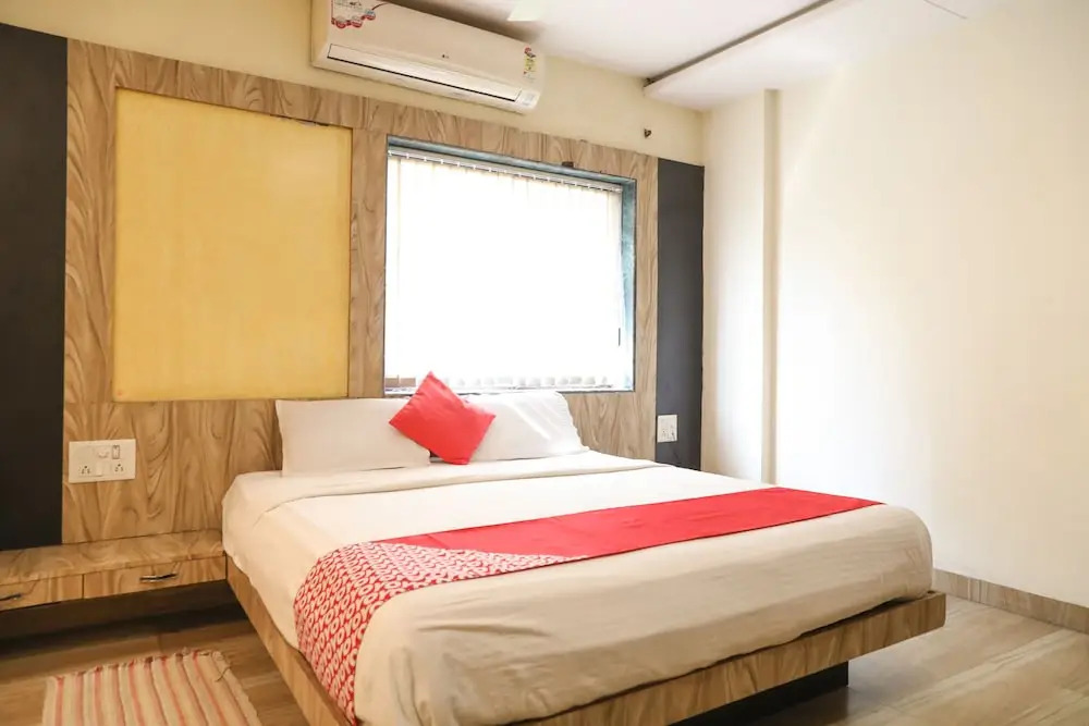 Collection O 8115 Hotel Vinayak Inn