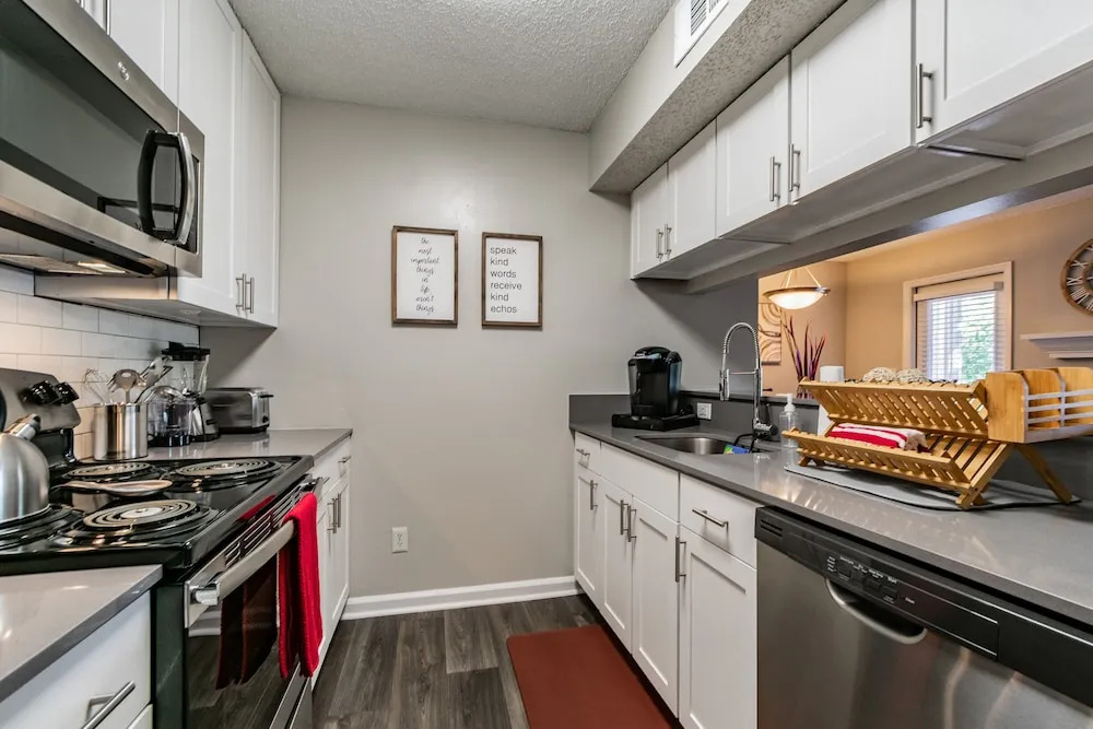 CP-514: Luxury Clearwater Apartment
