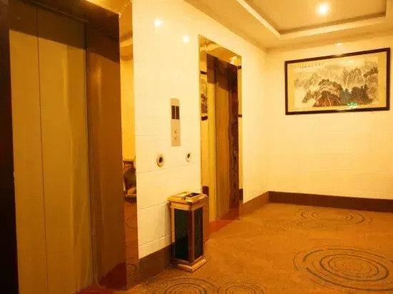 GreenTree Inn Express Hotel (Shangrao Huaxi Automobile Trade City Branch)