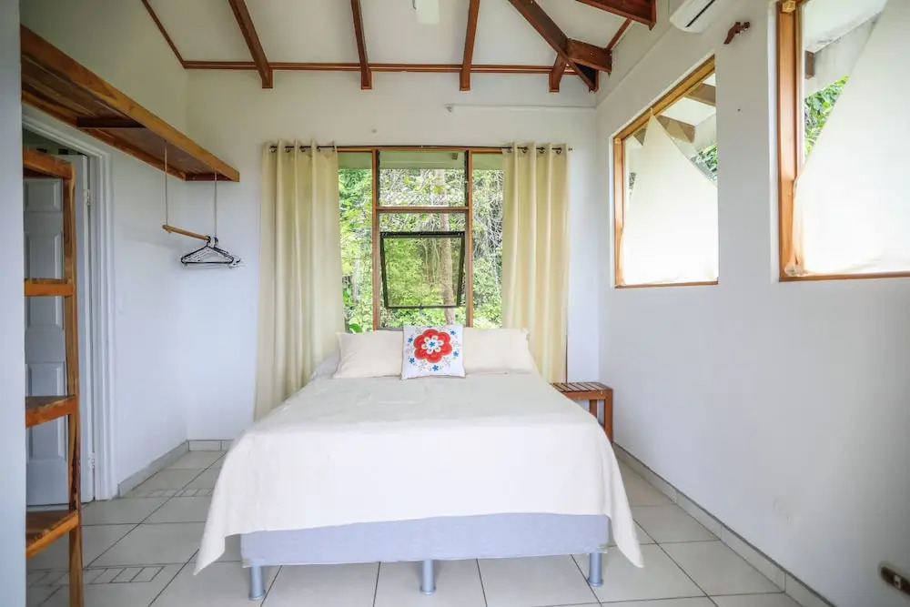 Casa Luna - Private Villa with Ocean View, Pool, AC, Wi-Fi