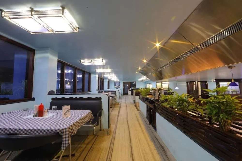 Bharat Hotel