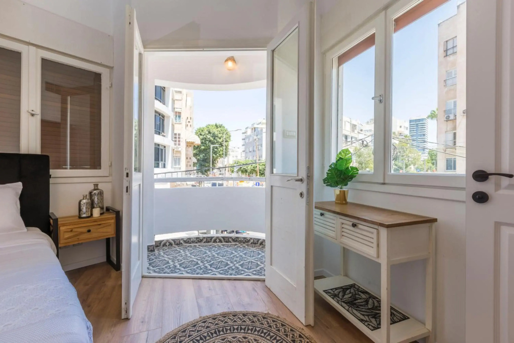 1B Patio beach house premium location w/2 balcony