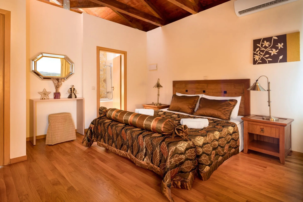 Olga's Filoxenia - Villa Aladanos-private pool and heated jacuzzi