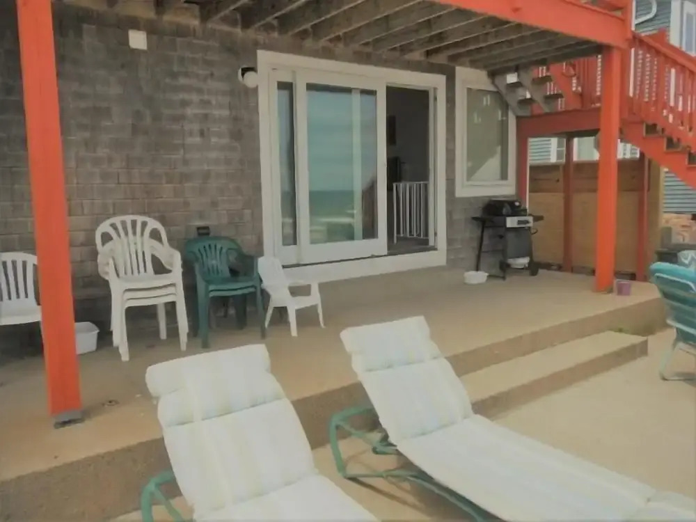 Sea Breeze - W007 Wonderful Beachfront Property For The Whole Family 2 Bedroom Home by RedAwning