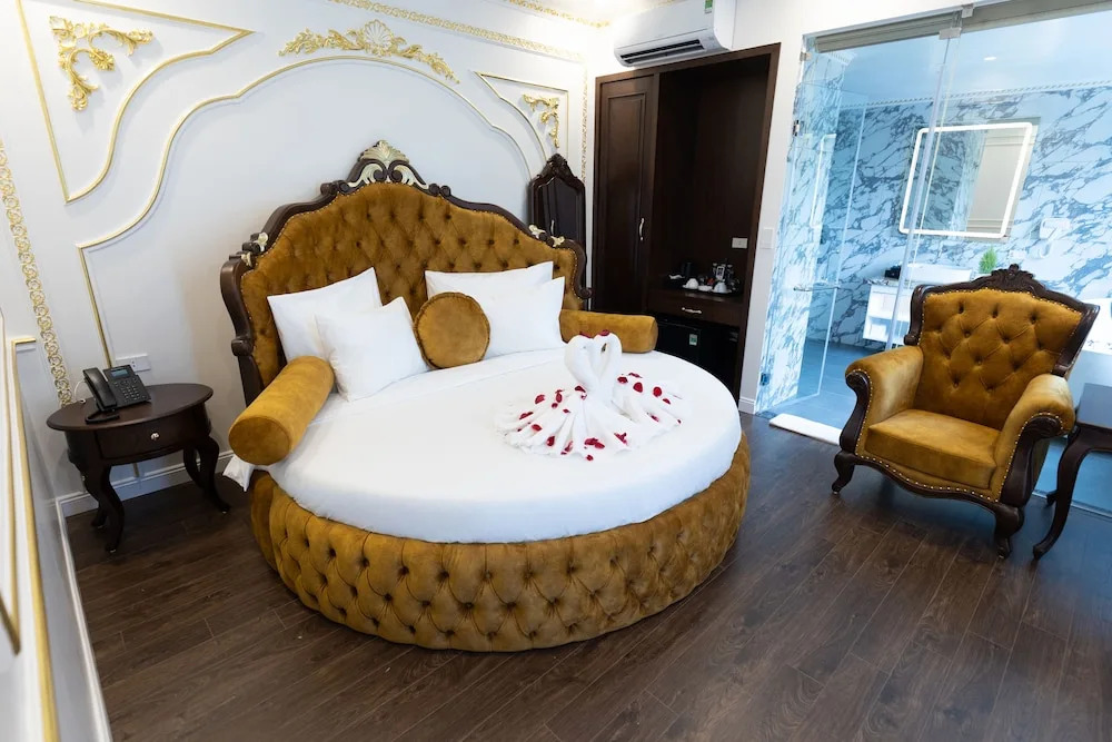 Royal Duong Noi Hotel