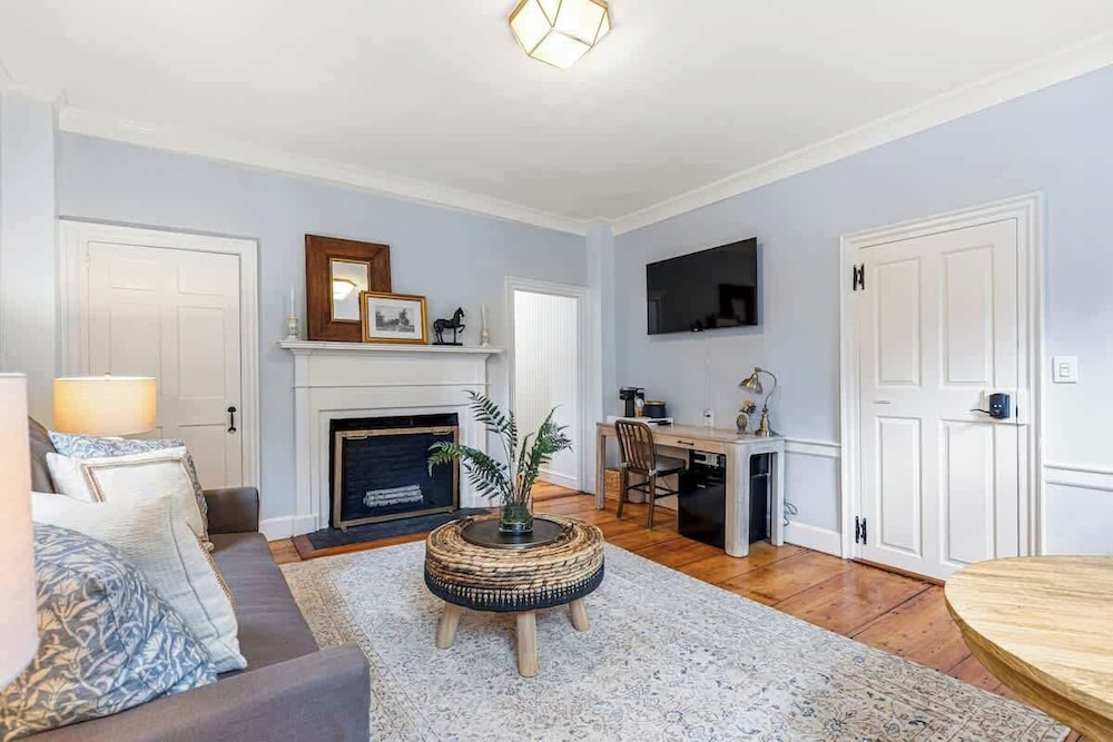 Sea Glass Suite - Luxury in Newport
