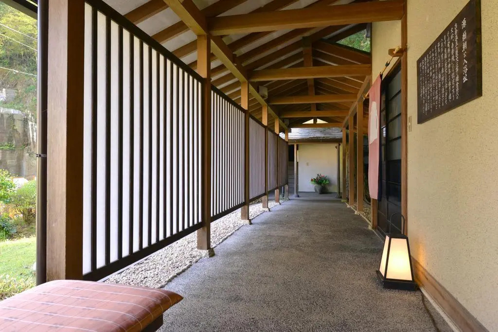 Yoritomonoyu Honjin