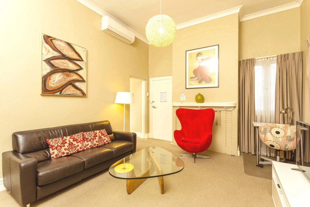 Globe Apartments