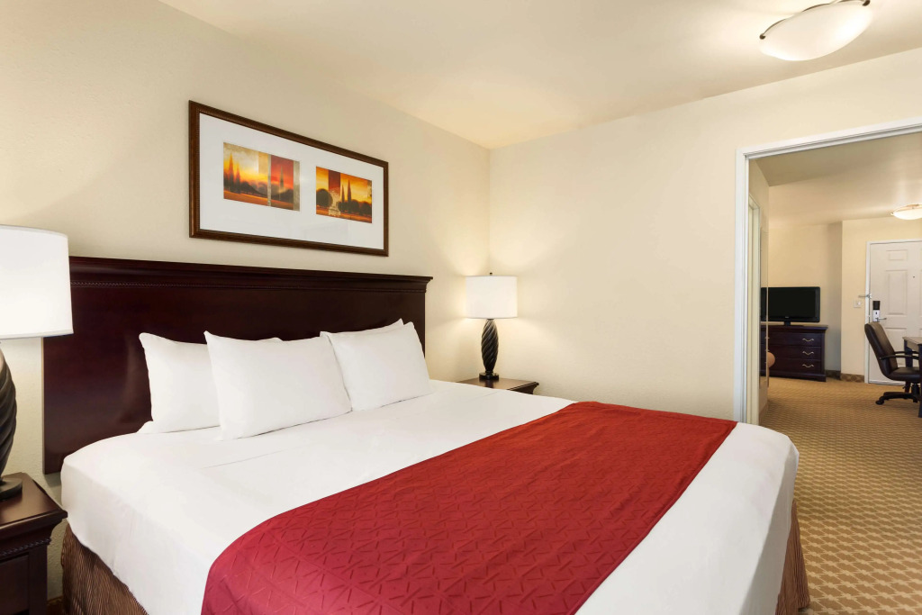 Country Inn & Suites by Radisson, Carlisle, PA