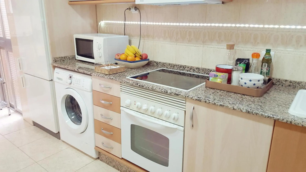 Central Apartment in Valencia with WIFI + Parking.