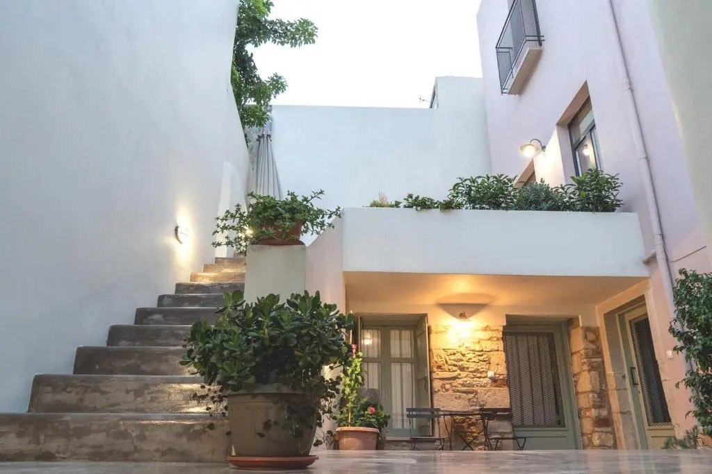 Quattro domus 4-historical townhouse
