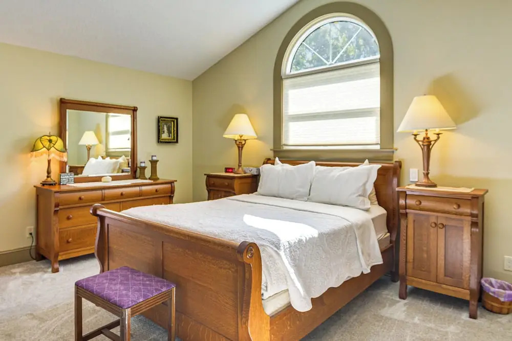 Peaceful 3-bedroom Home w/ Pool in Sarasota