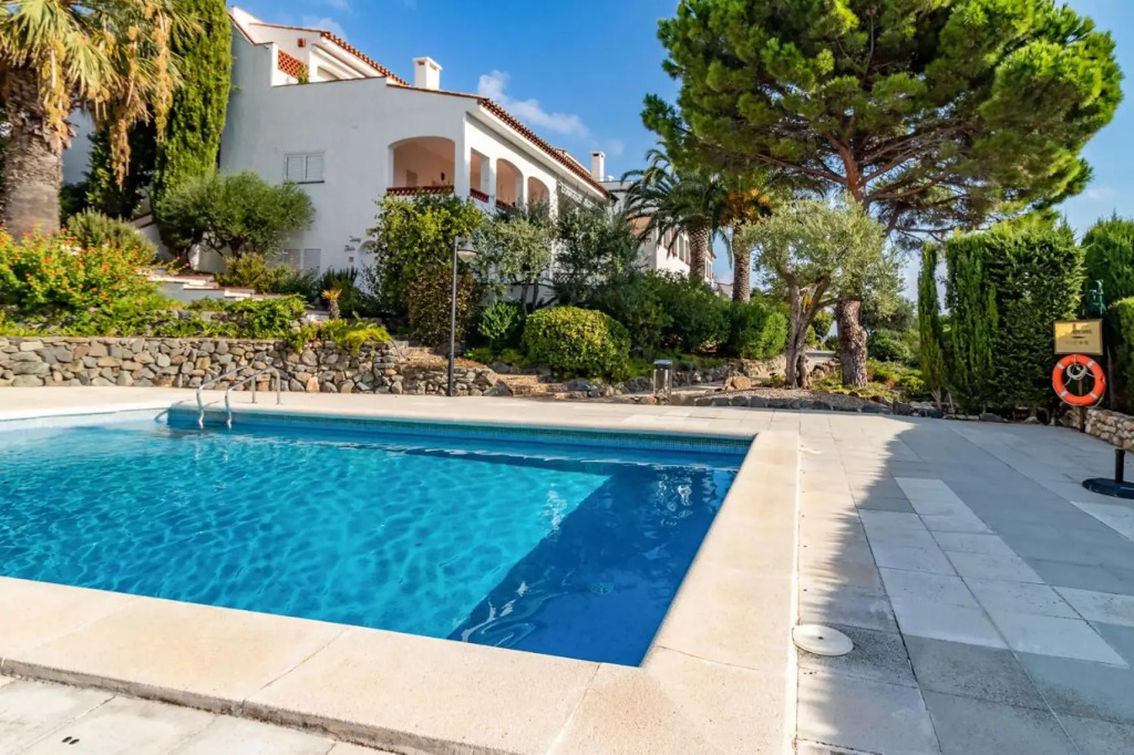 LA FARELLA LA COMA 65 apartamento con jardín y piscina comunitaria