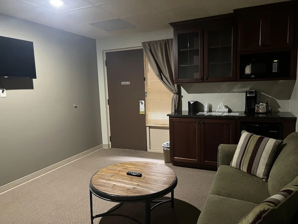 The Stables Inn & Suites