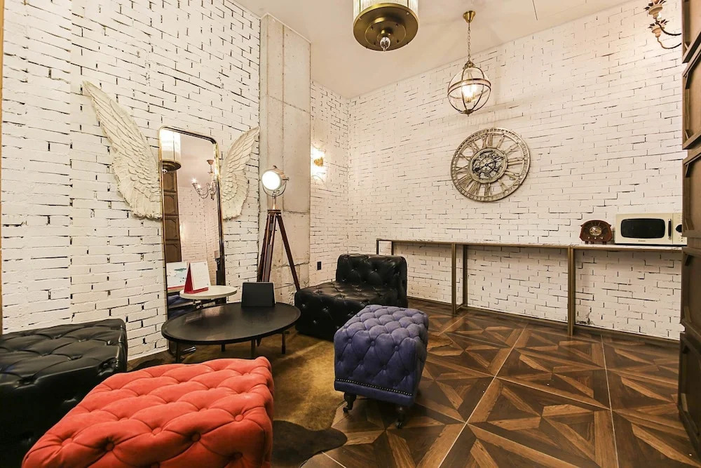 Lerocherrouge Hotel
