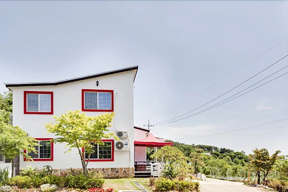 Daebudo White Pension