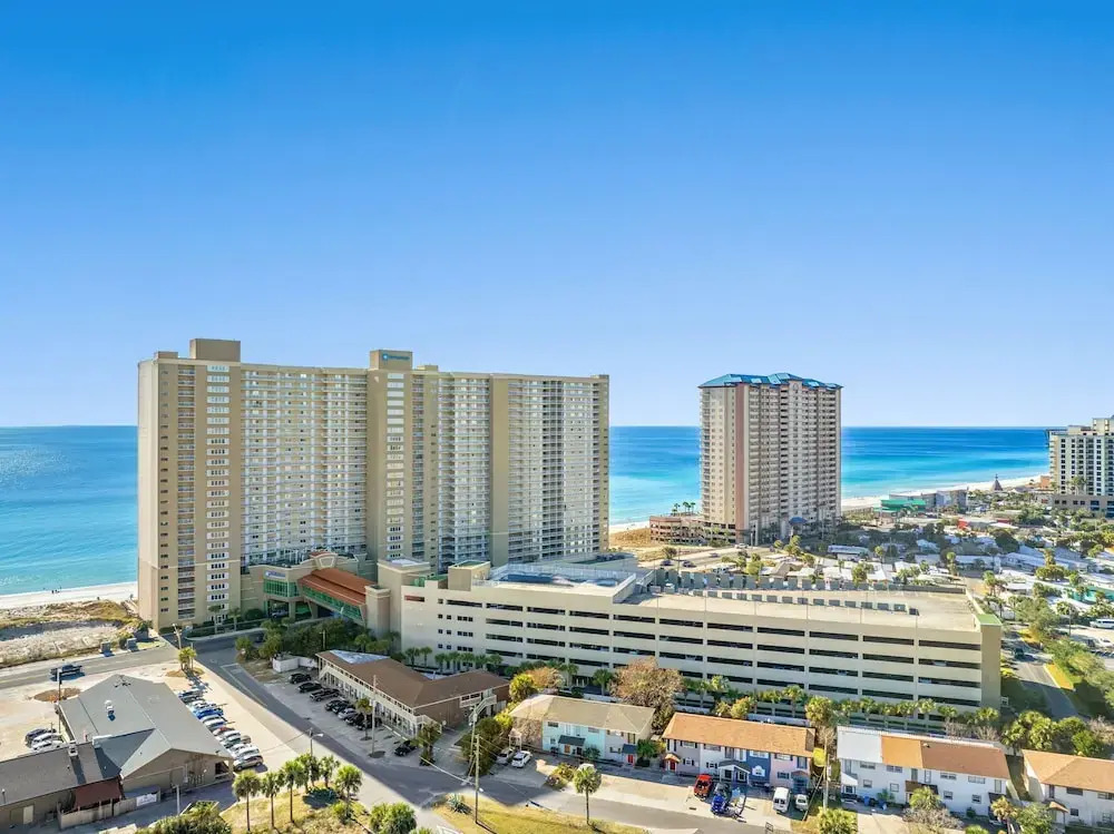 Emerald Beach Resort 2235