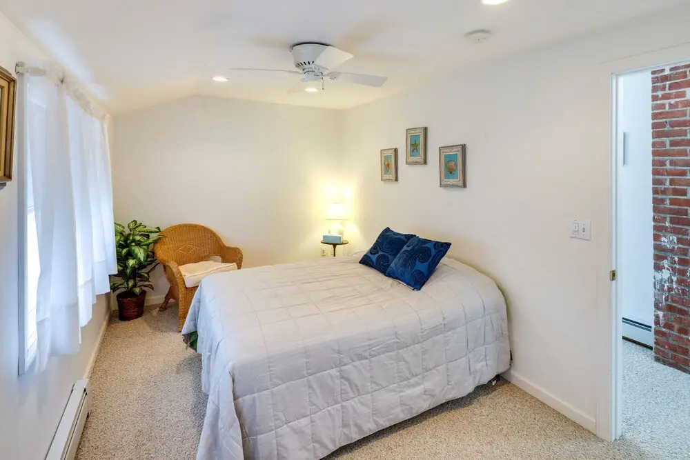 Charming Old Saybrook Home: Half-Mi to Sand & Sea