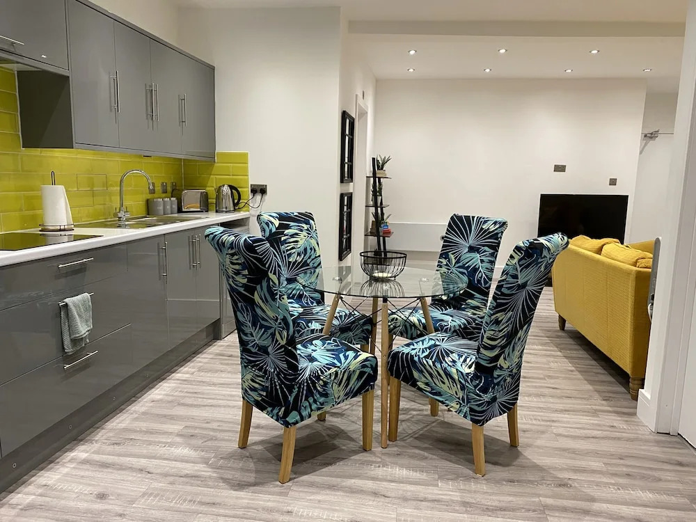 Stylish 3beds Nystyle Apt - Parking, Self Check-in