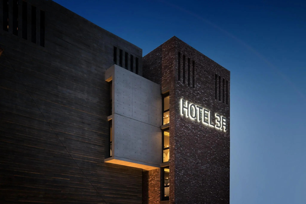 Hotel March