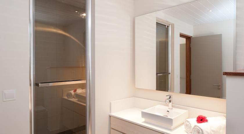 La Residence Luxury Beach Apartments by BARNES