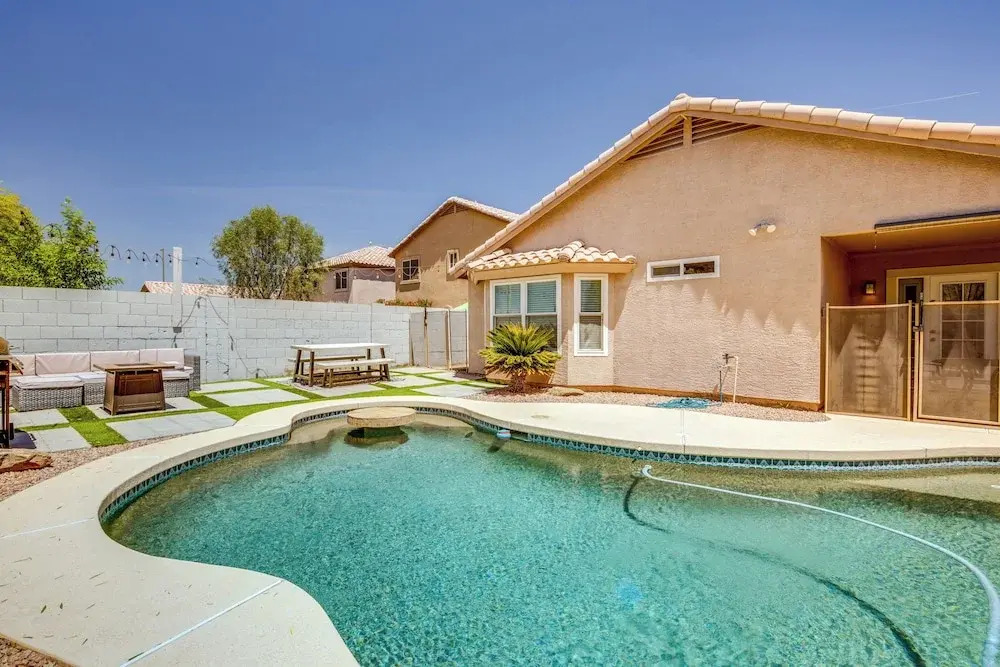 Fenced-in Pool & Patio: Gilbert Home!